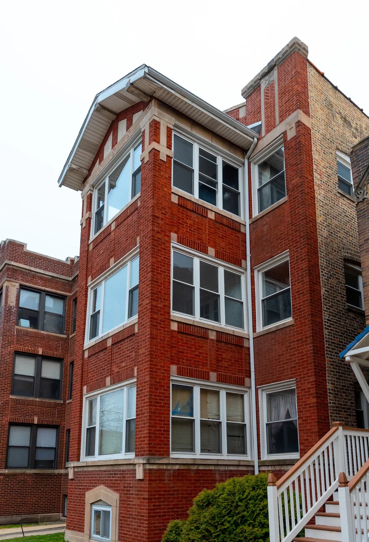 Small multifamily apartment building